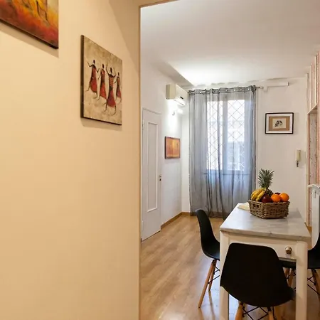 Near Termini&la Sapienza Up To 7 Guests Appartamento